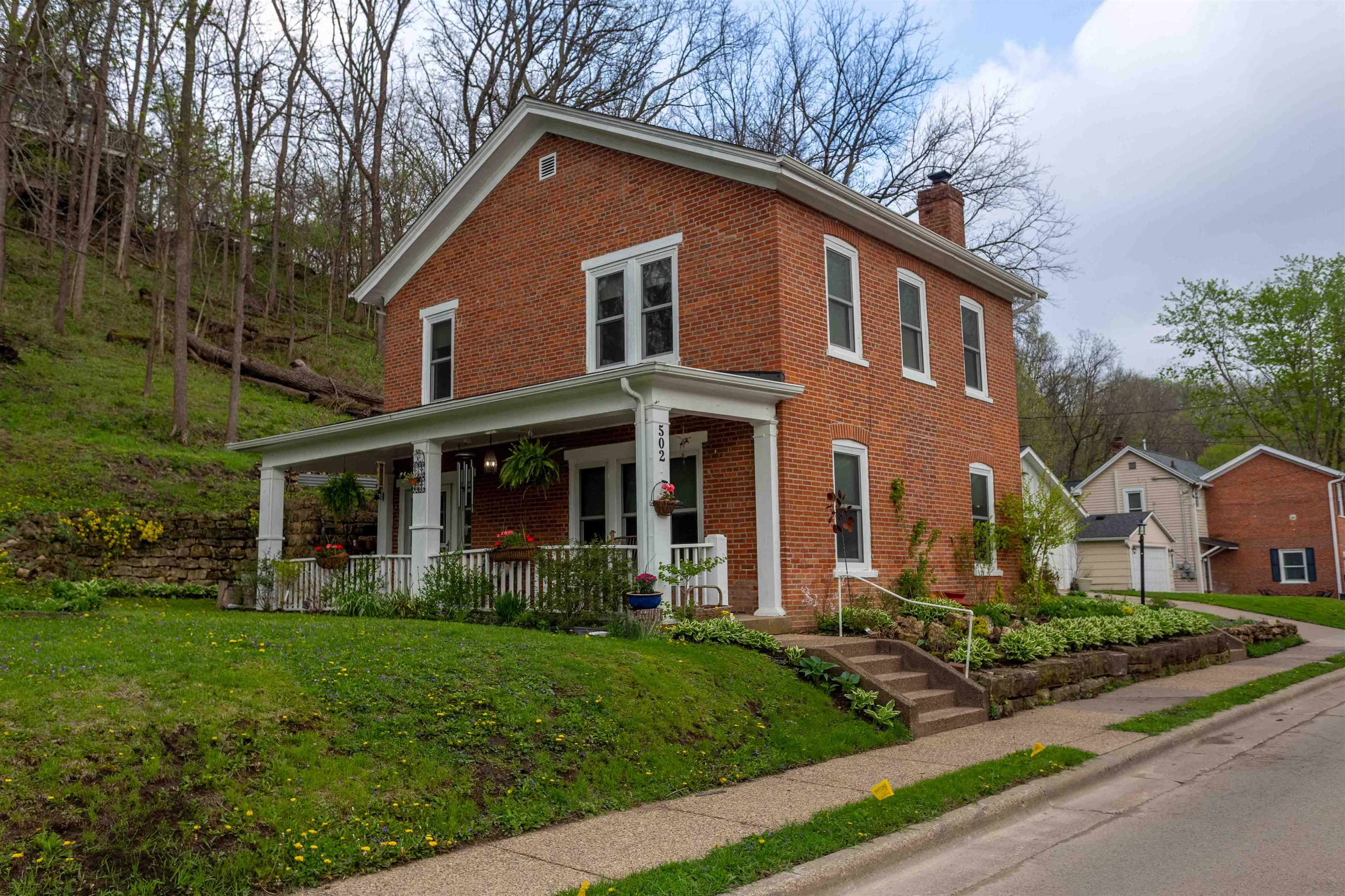 502 Dewey Avenue