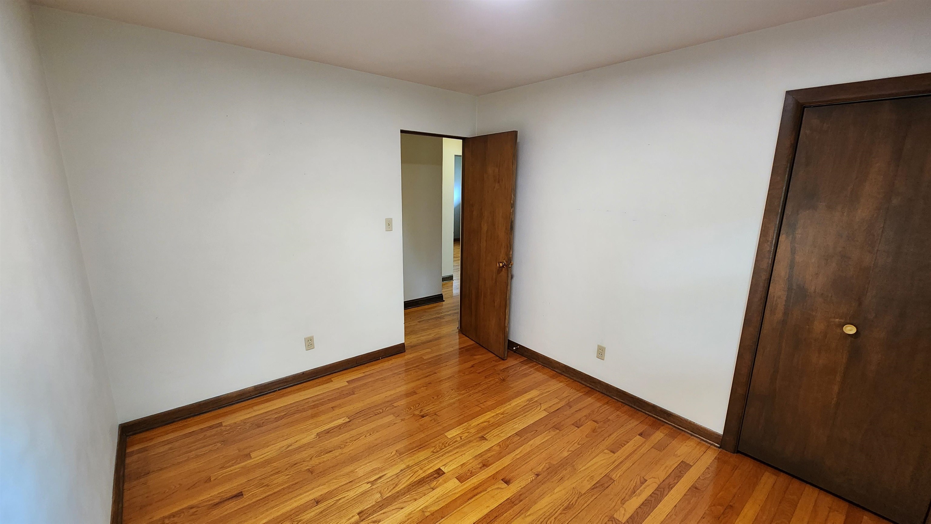 1821 Glendale Court