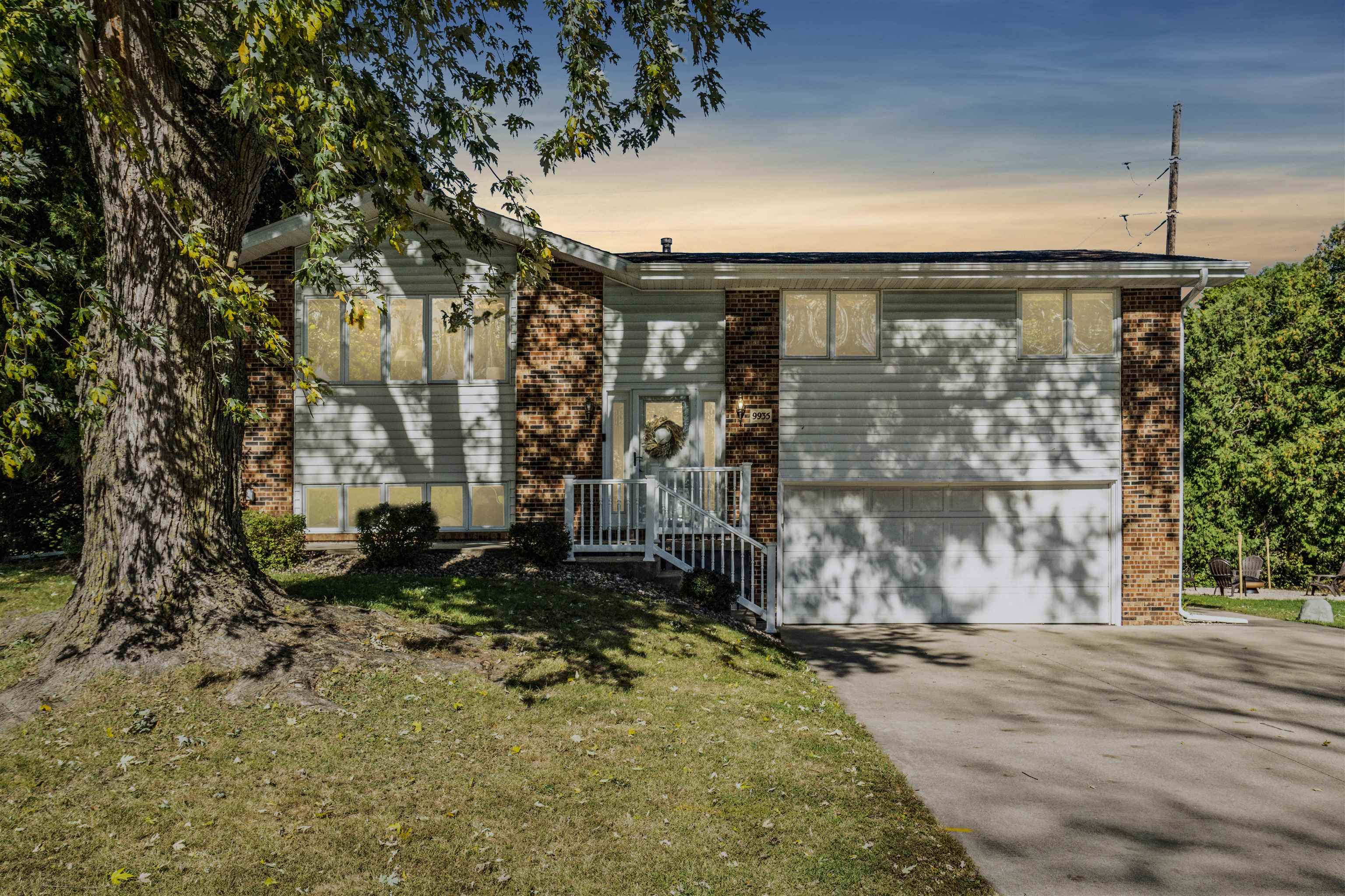 9935 Ginger Ridge