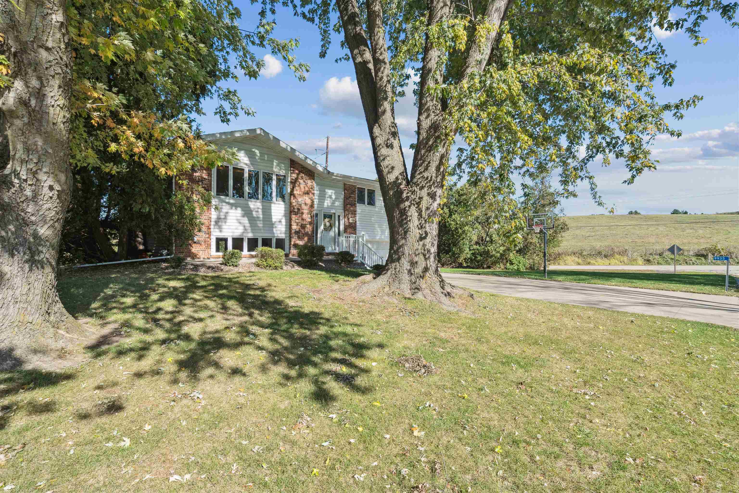 9935 Ginger Ridge