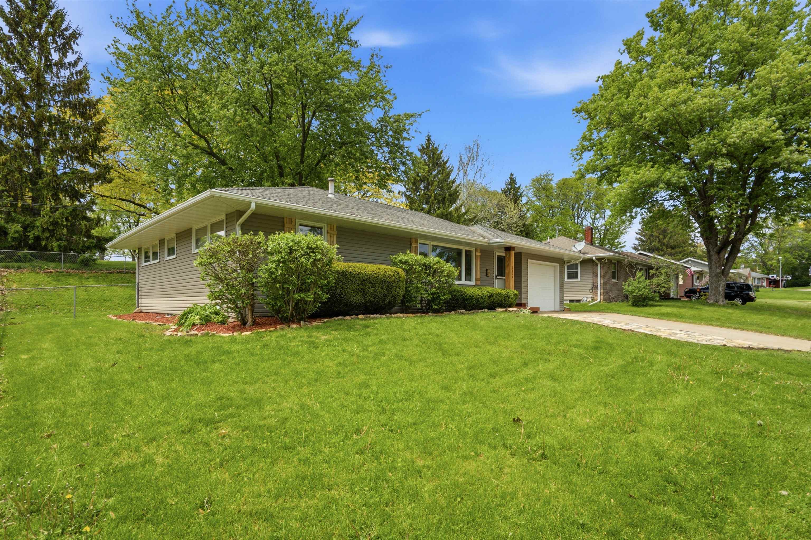 1821 Glendale Court