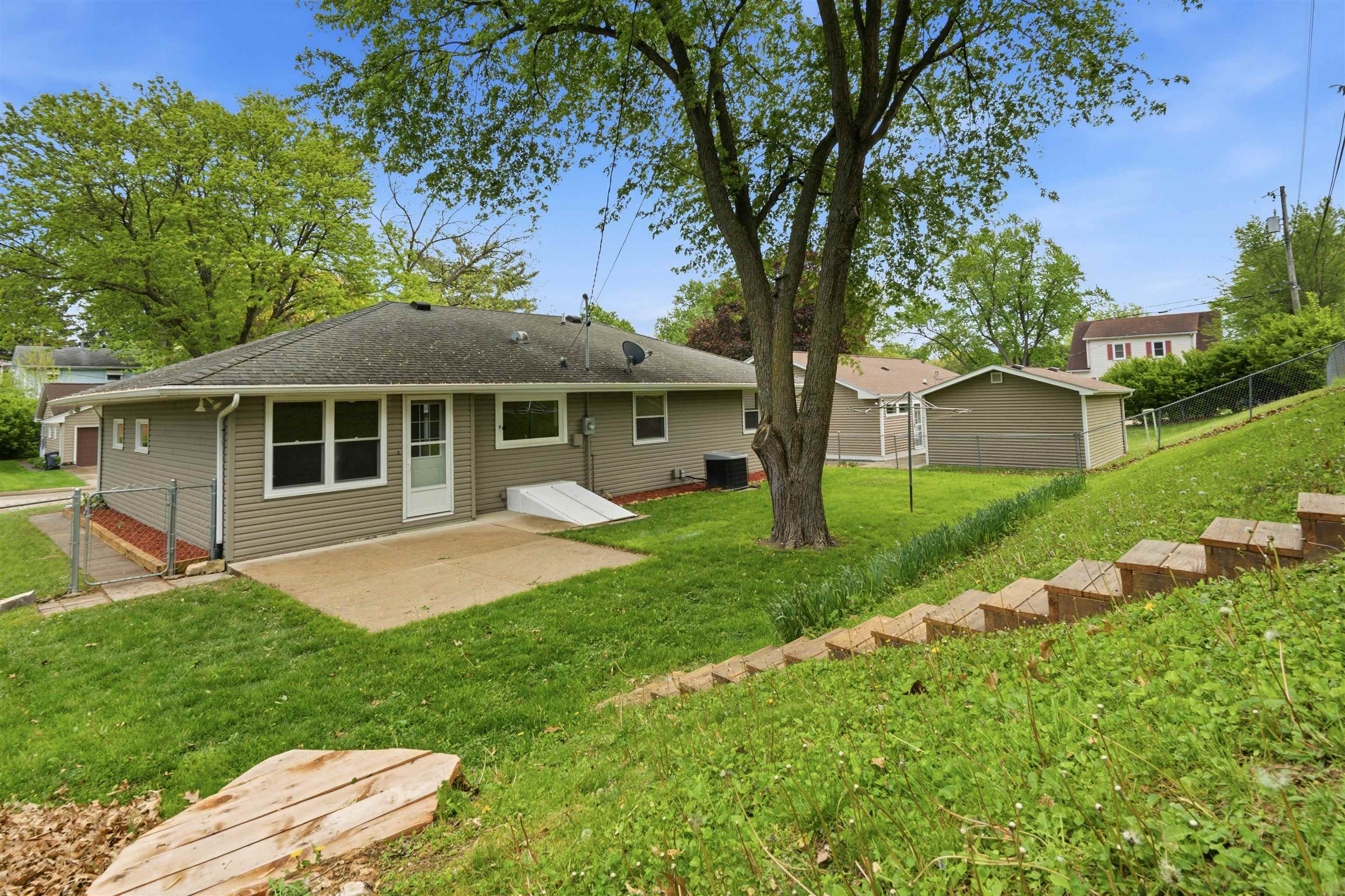 1821 Glendale Court