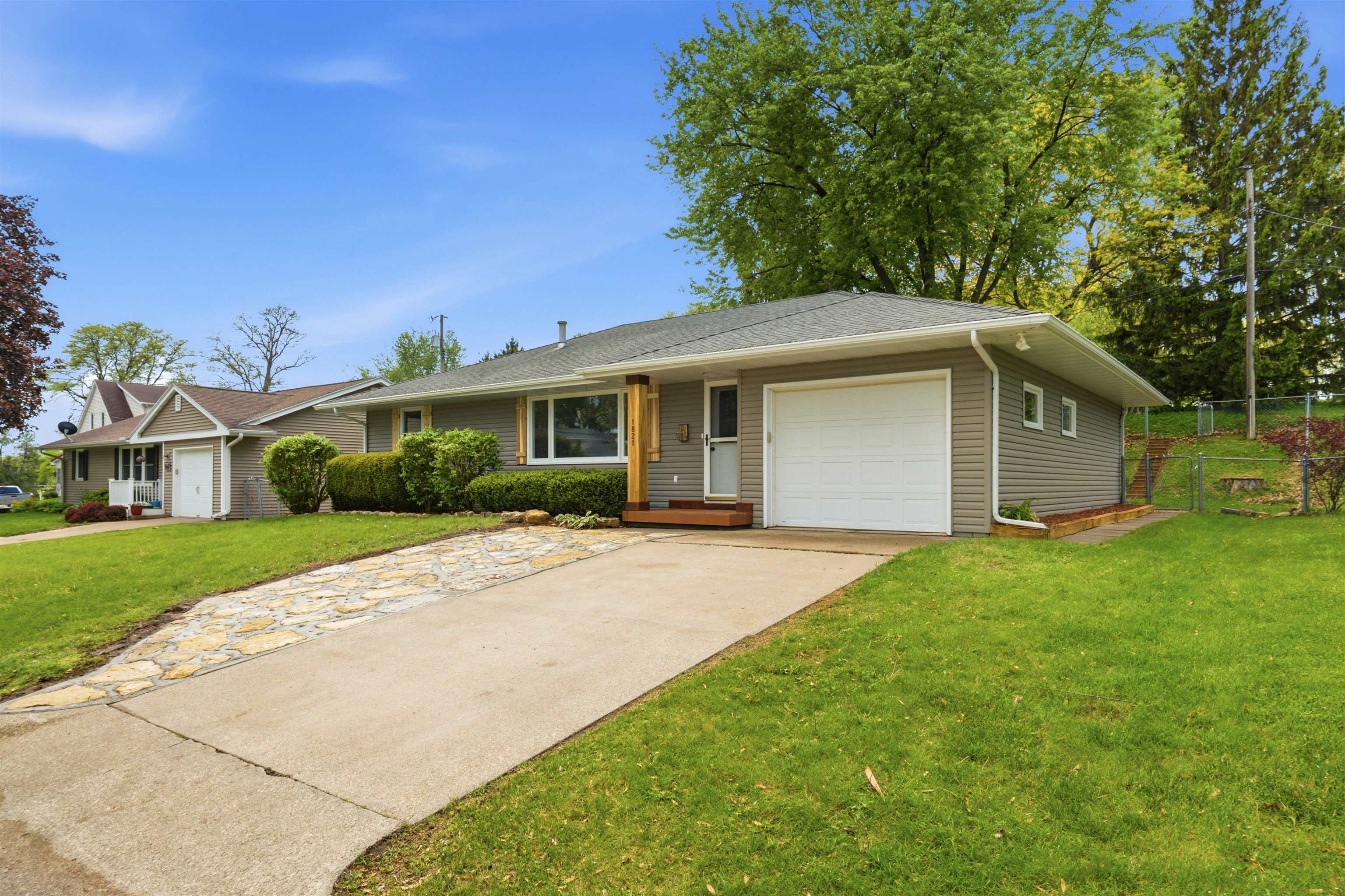 1821 Glendale Court