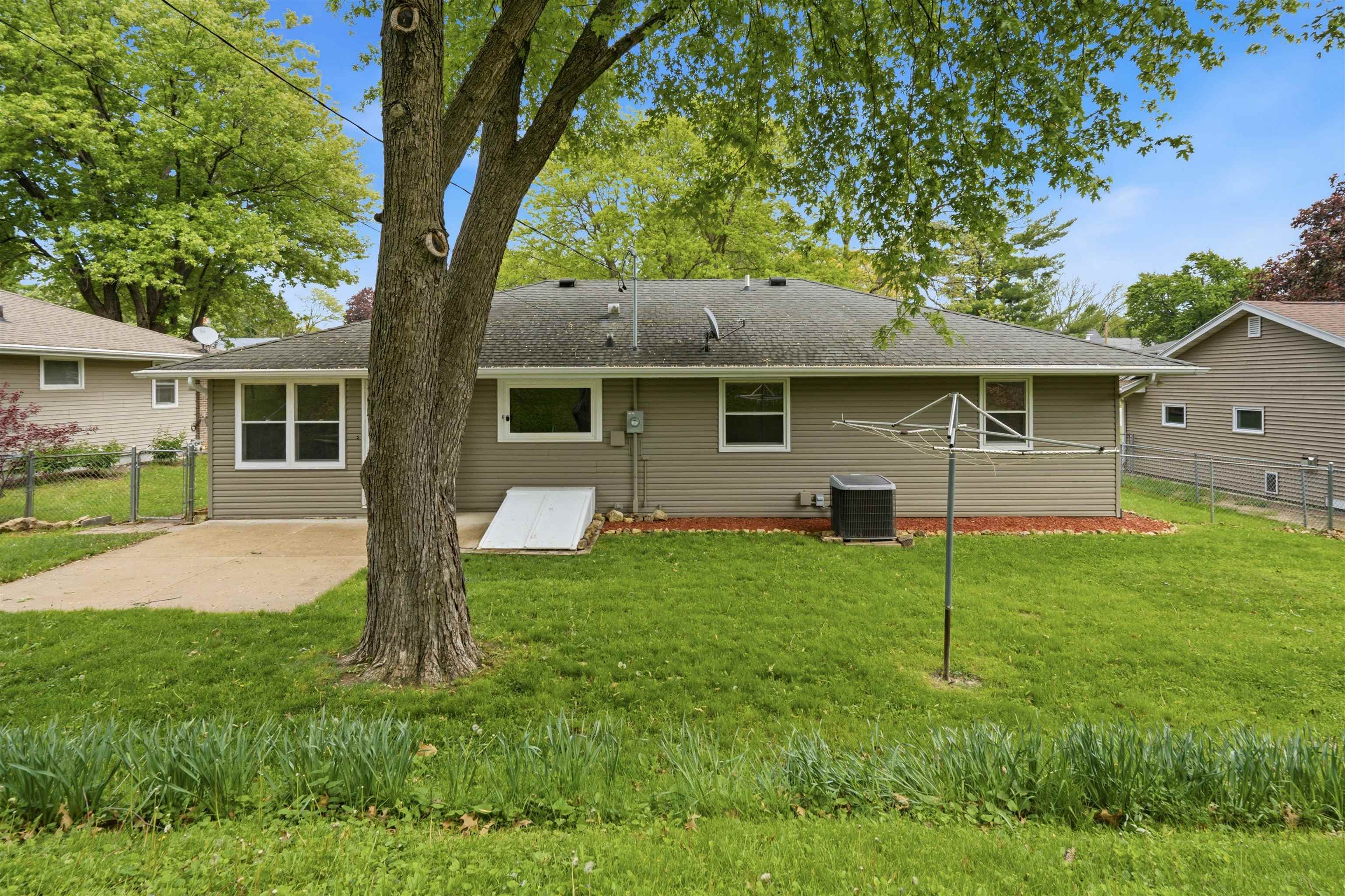 1821 Glendale Court