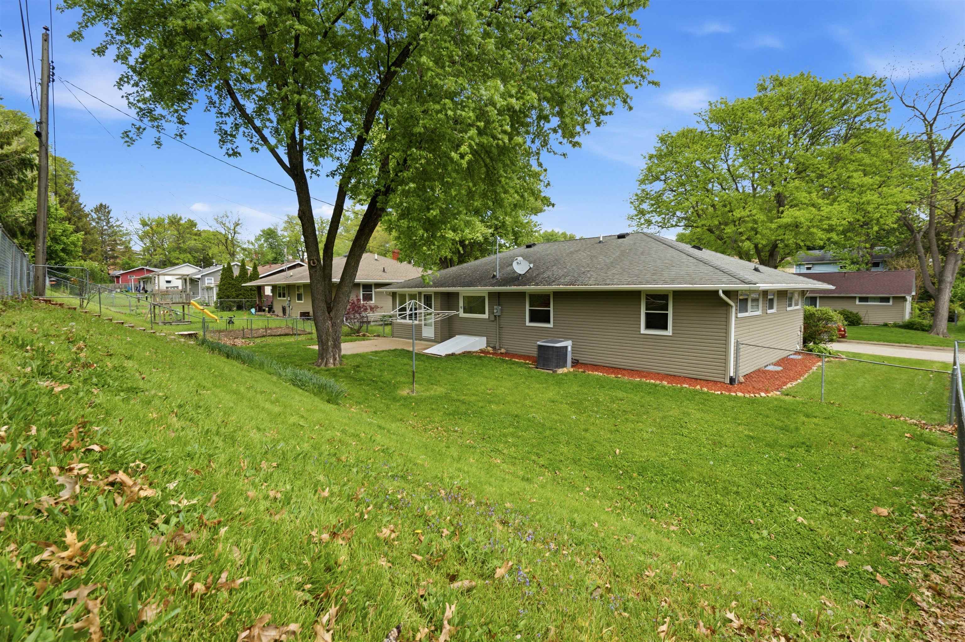 1821 Glendale Court