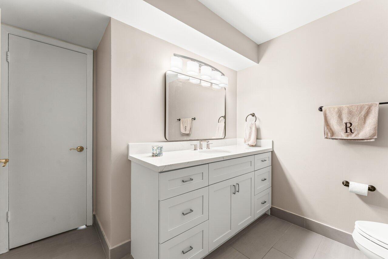 5698 Santiago Circle