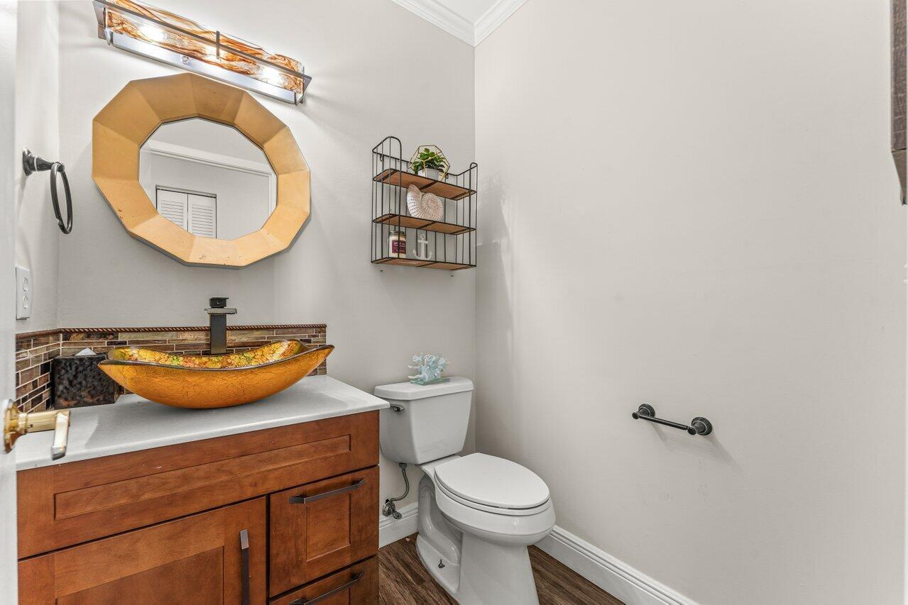 5698 Santiago Circle