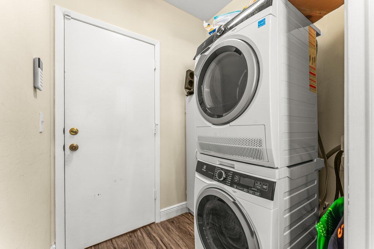 5698 Santiago Circle