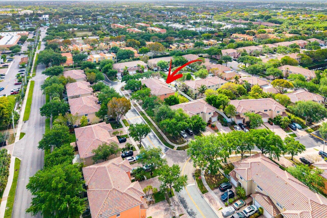 9090 NW 40th Place