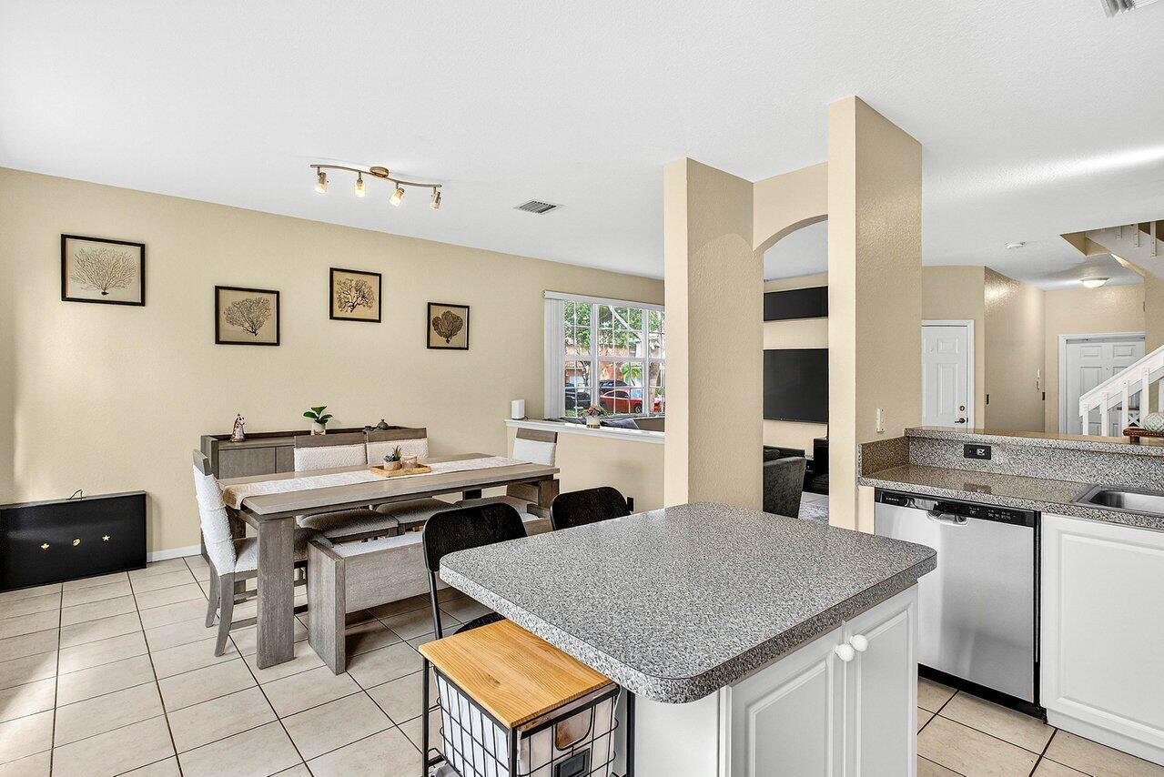 9090 NW 40th Place