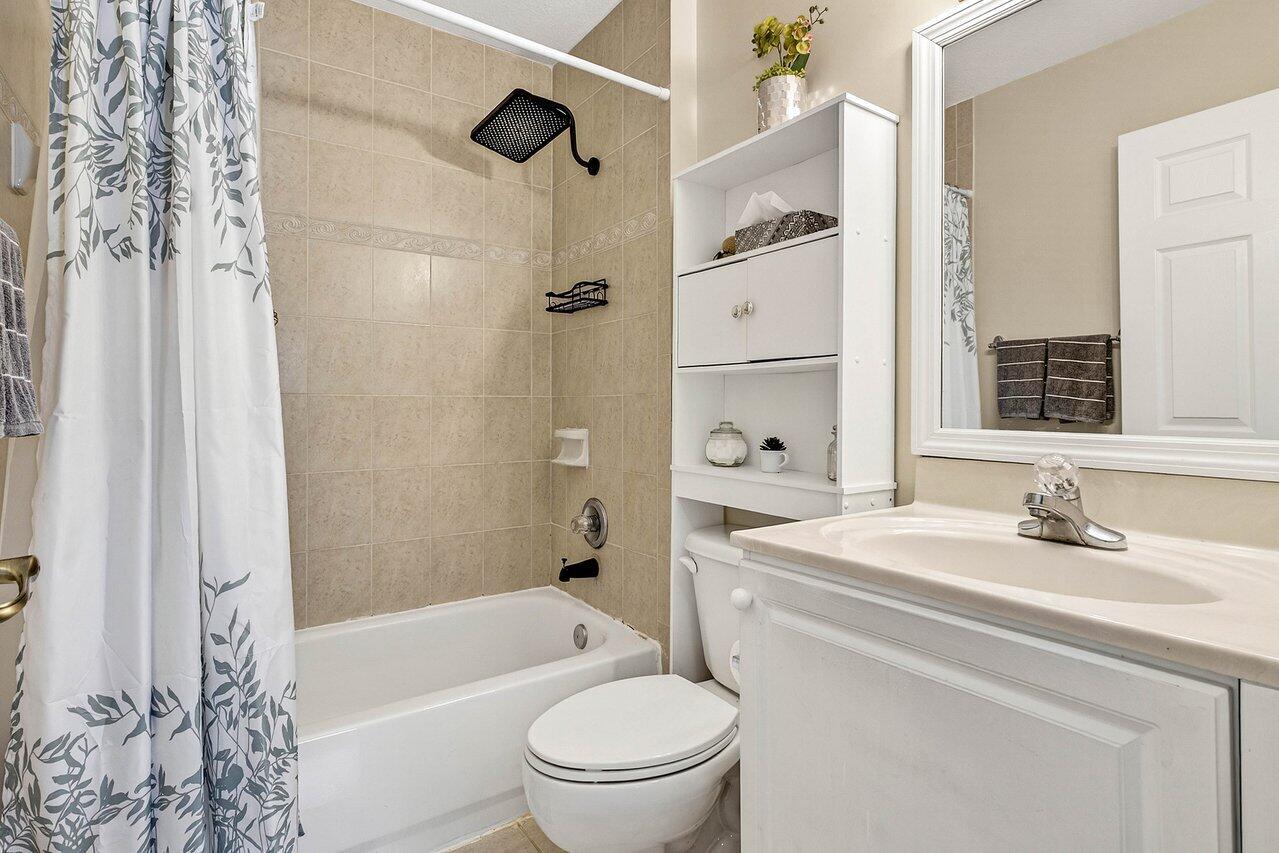 9090 NW 40th Place