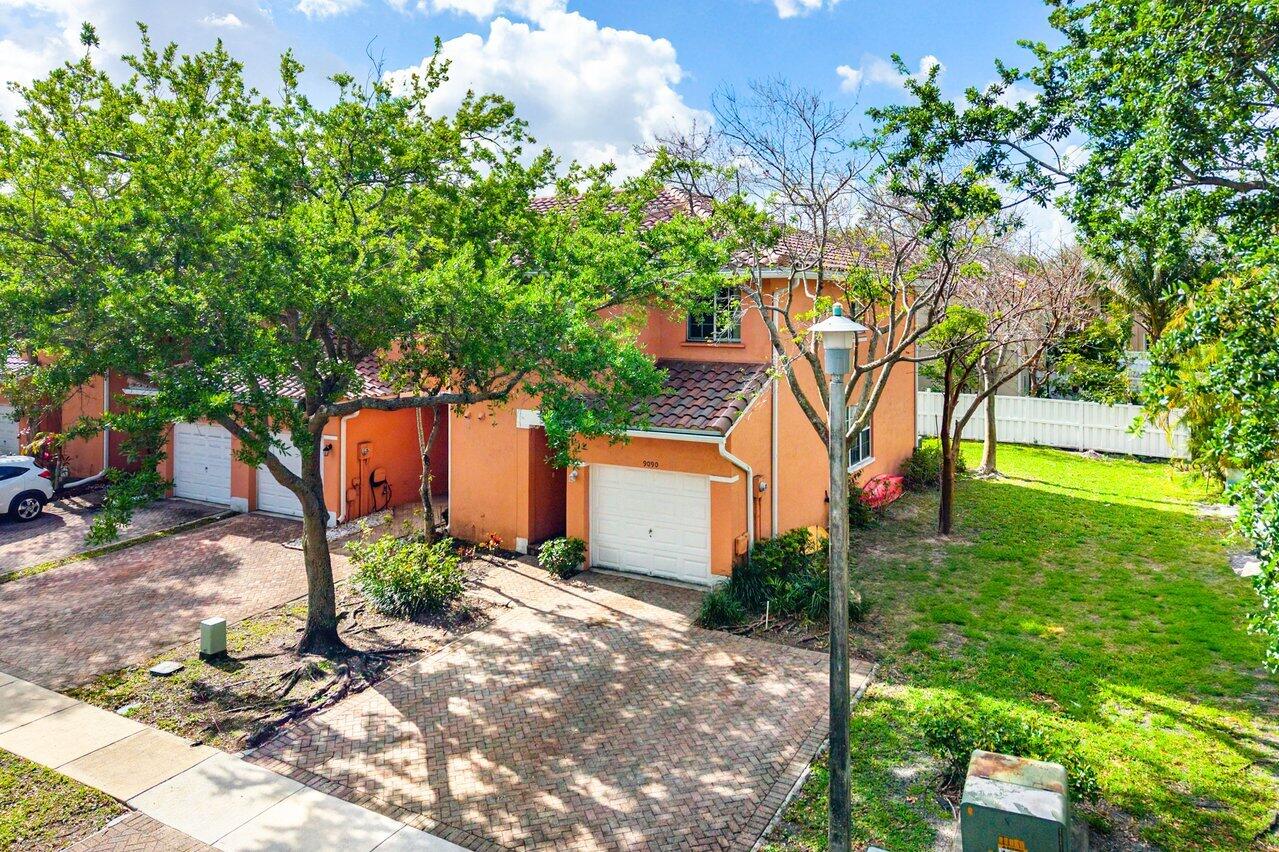 9090 NW 40th Place