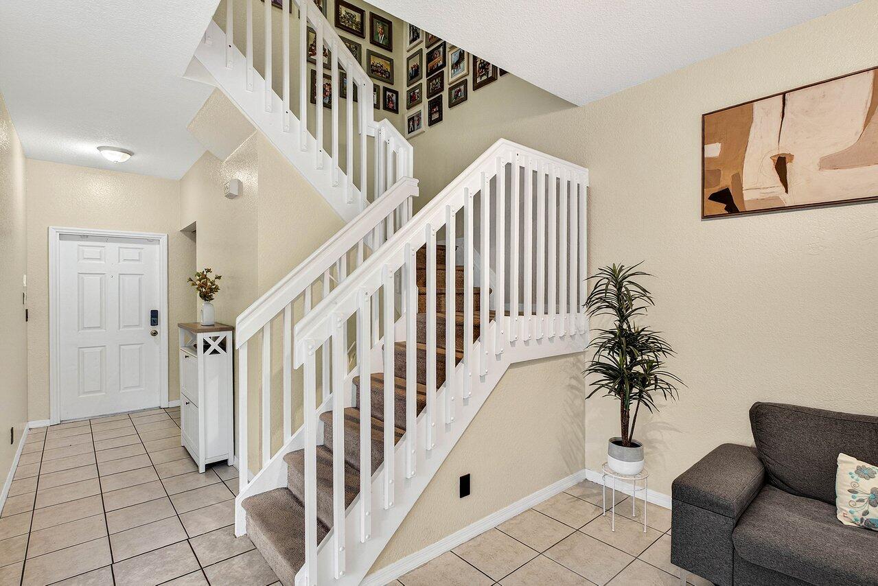 9090 NW 40th Place