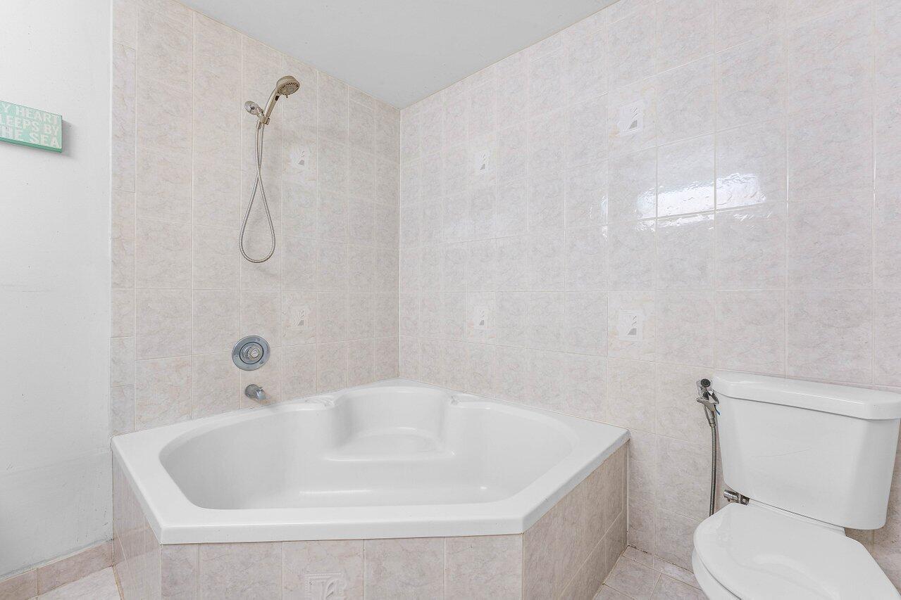 331 NW 101st Terrace