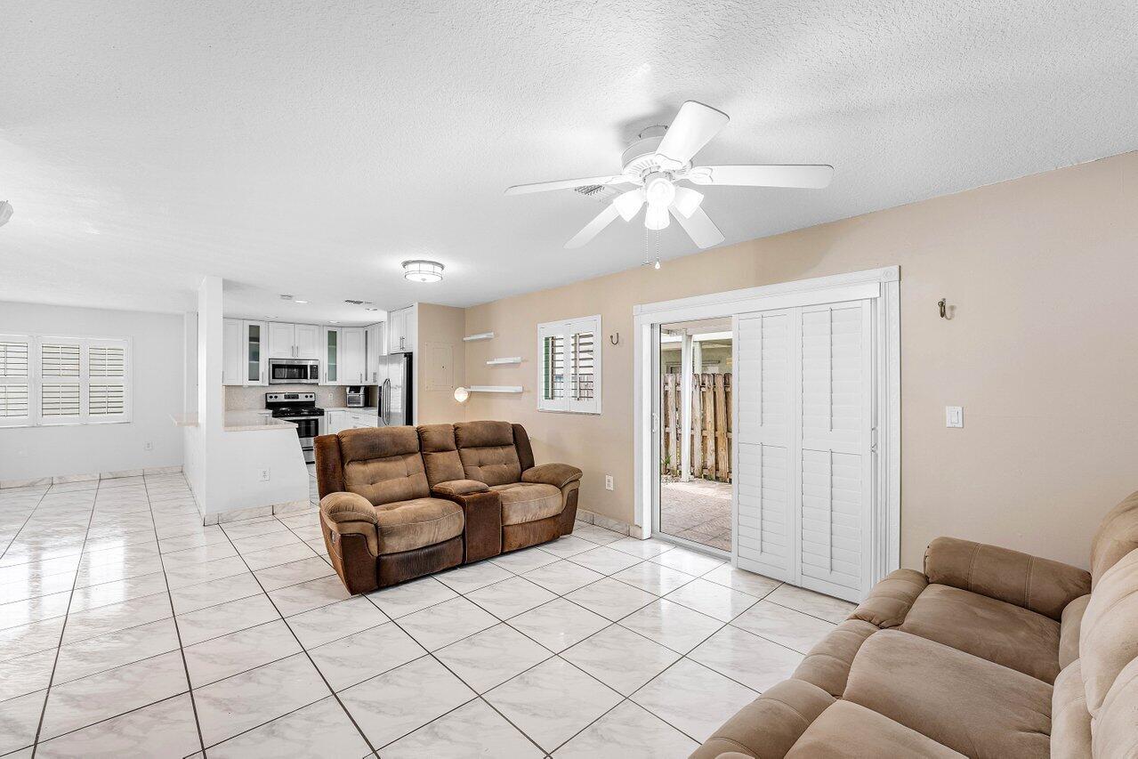331 NW 101st Terrace