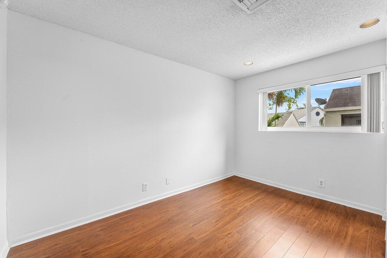 331 NW 101st Terrace
