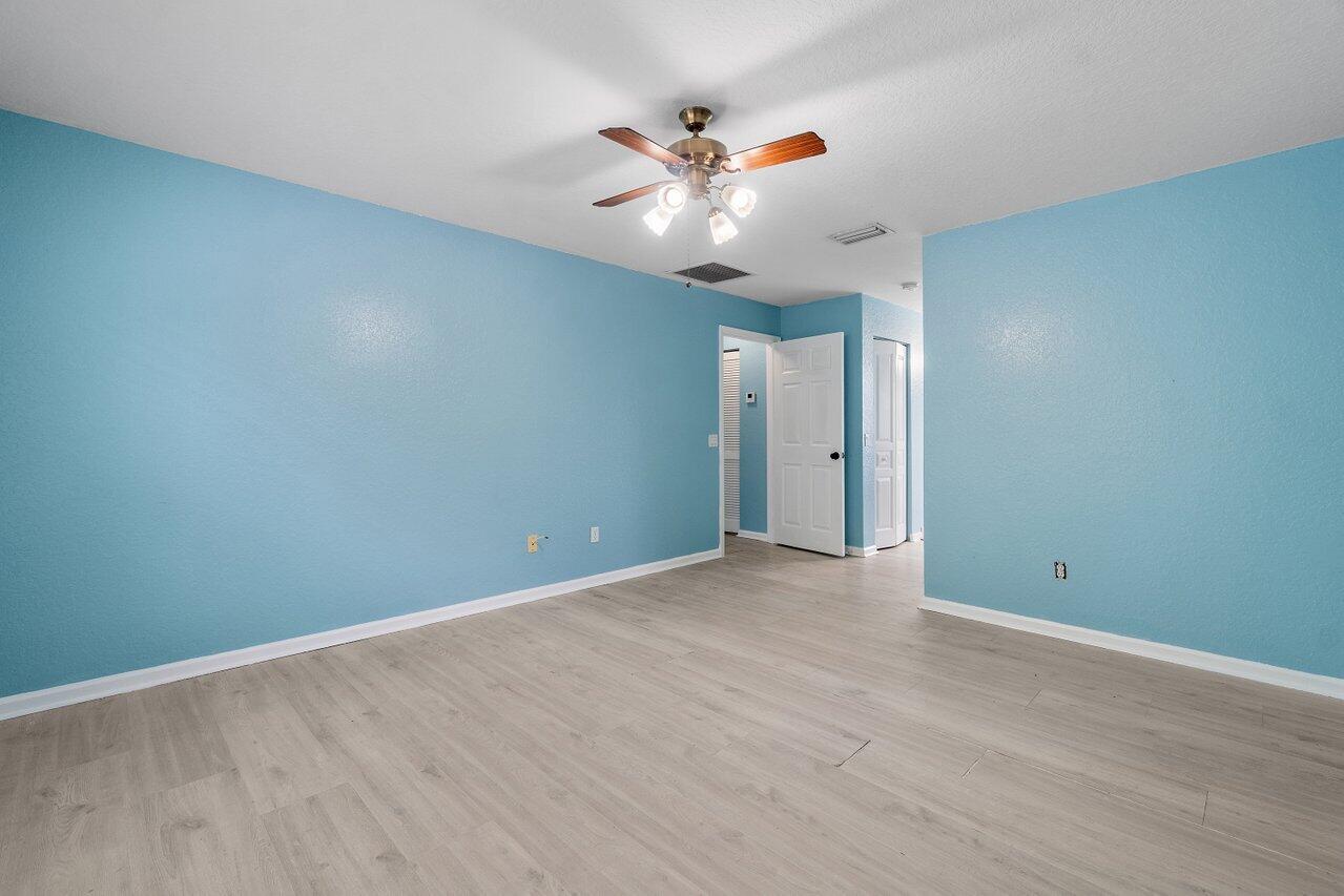5453 Queenship Court