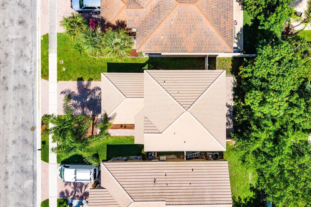 5453 Queenship Court
