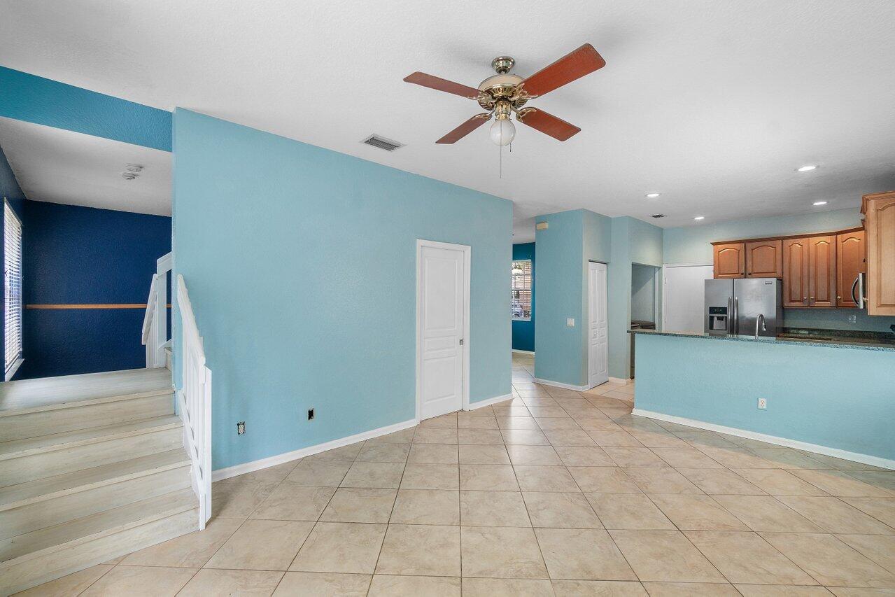 5453 Queenship Court
