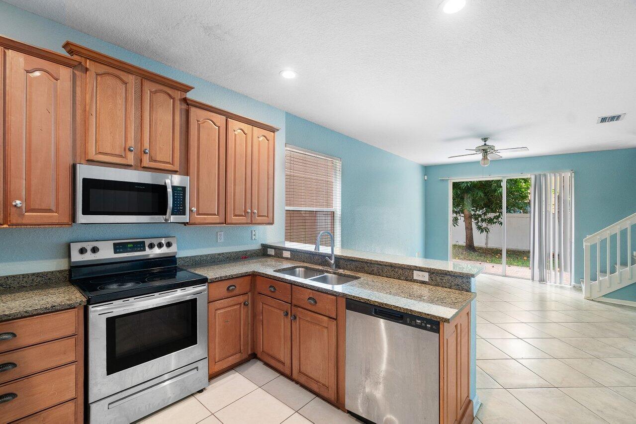 5453 Queenship Court