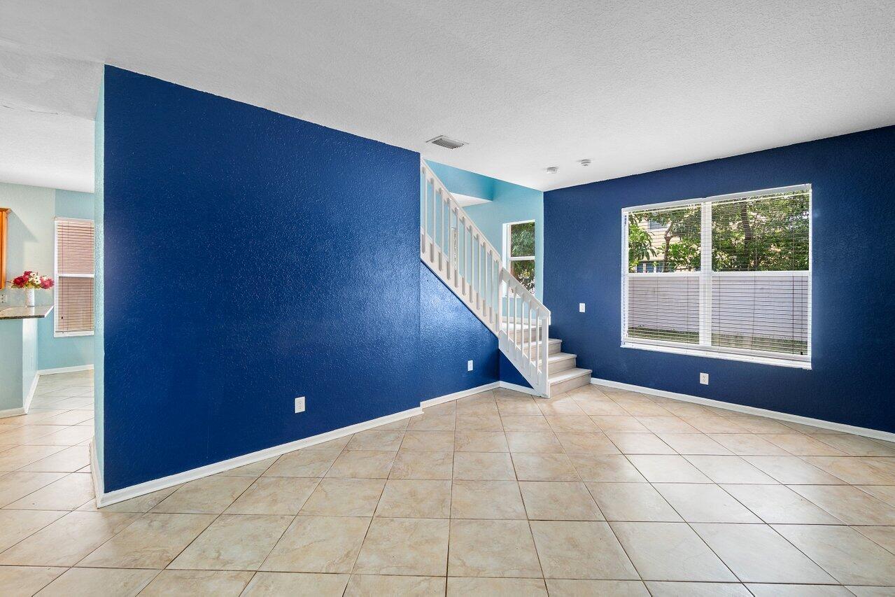 5453 Queenship Court