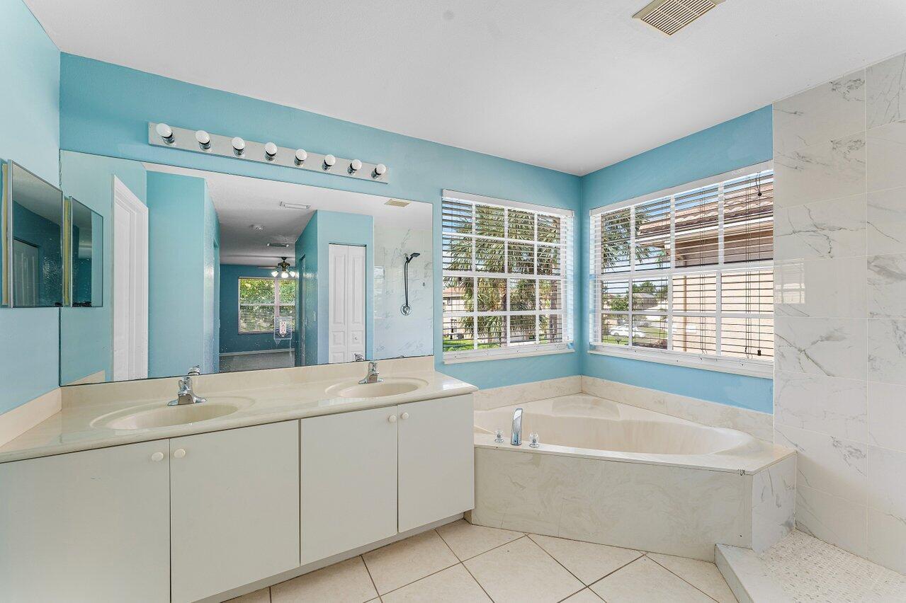 5453 Queenship Court