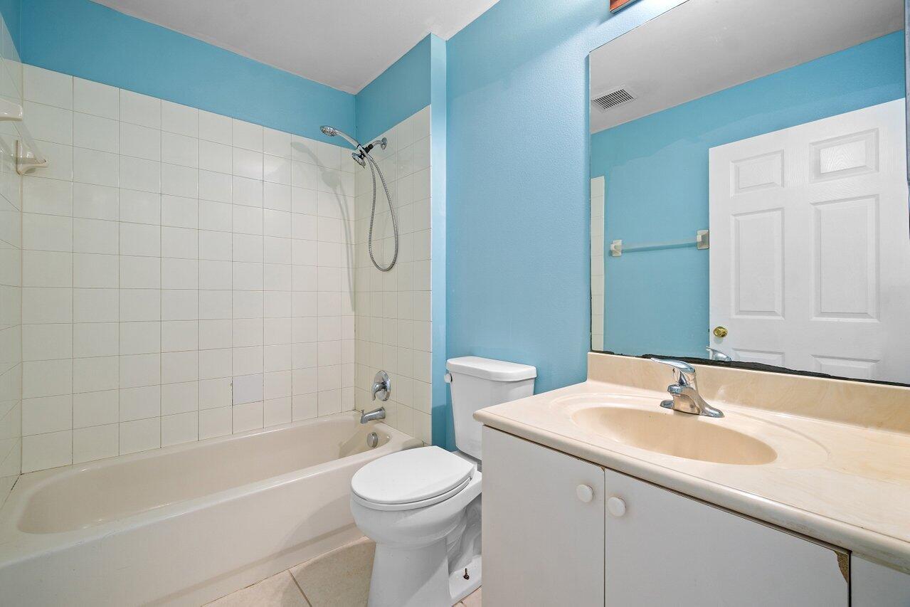 5453 Queenship Court