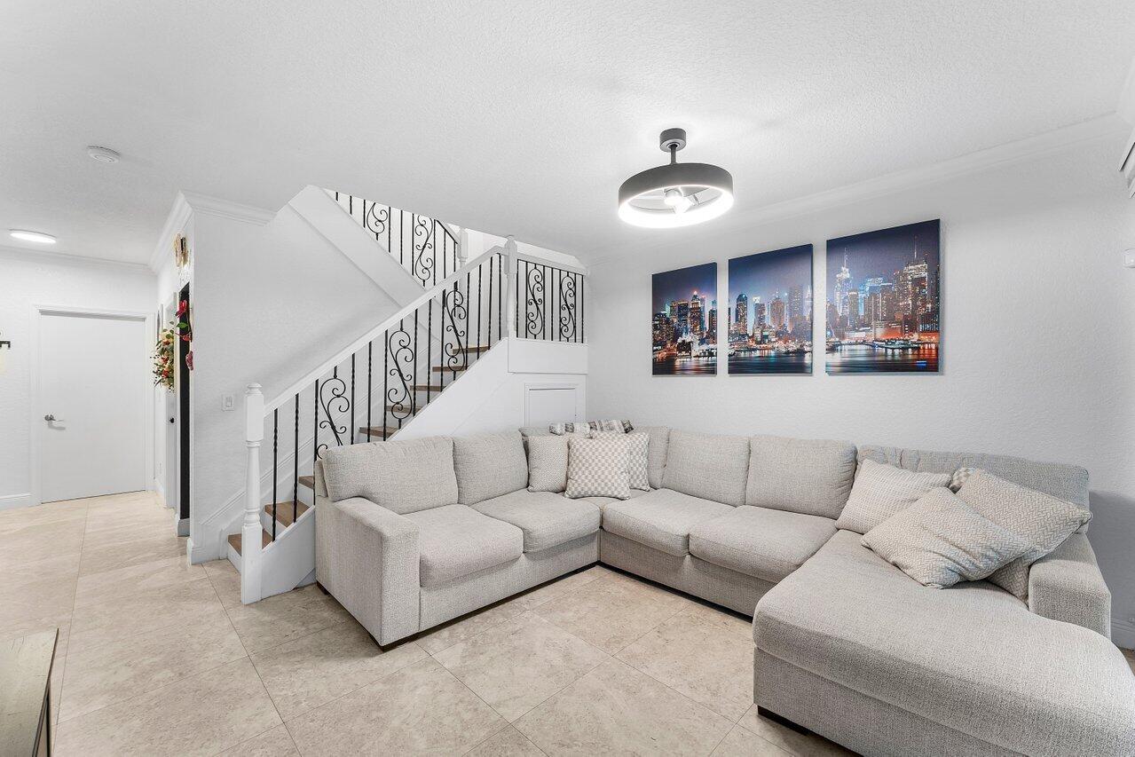 16856 SW 1ST Place