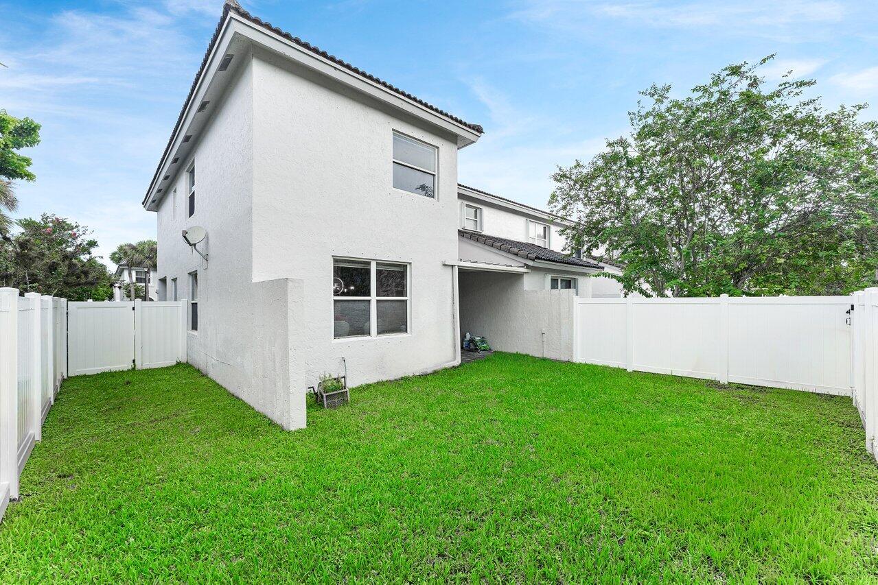 16856 SW 1ST Place