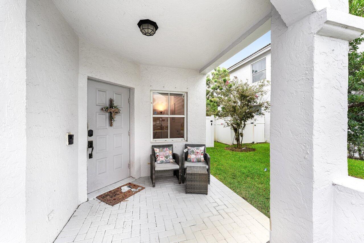 16856 SW 1ST Place