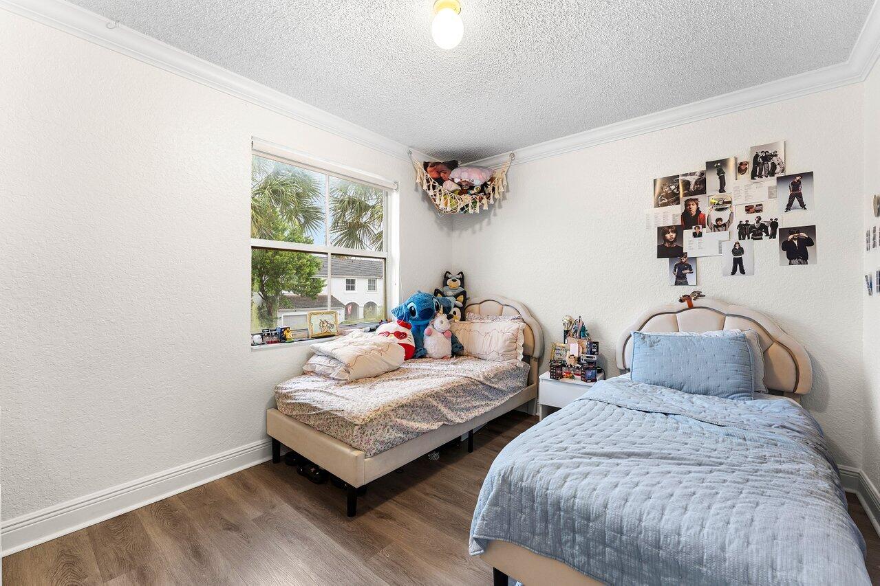 16856 SW 1ST Place