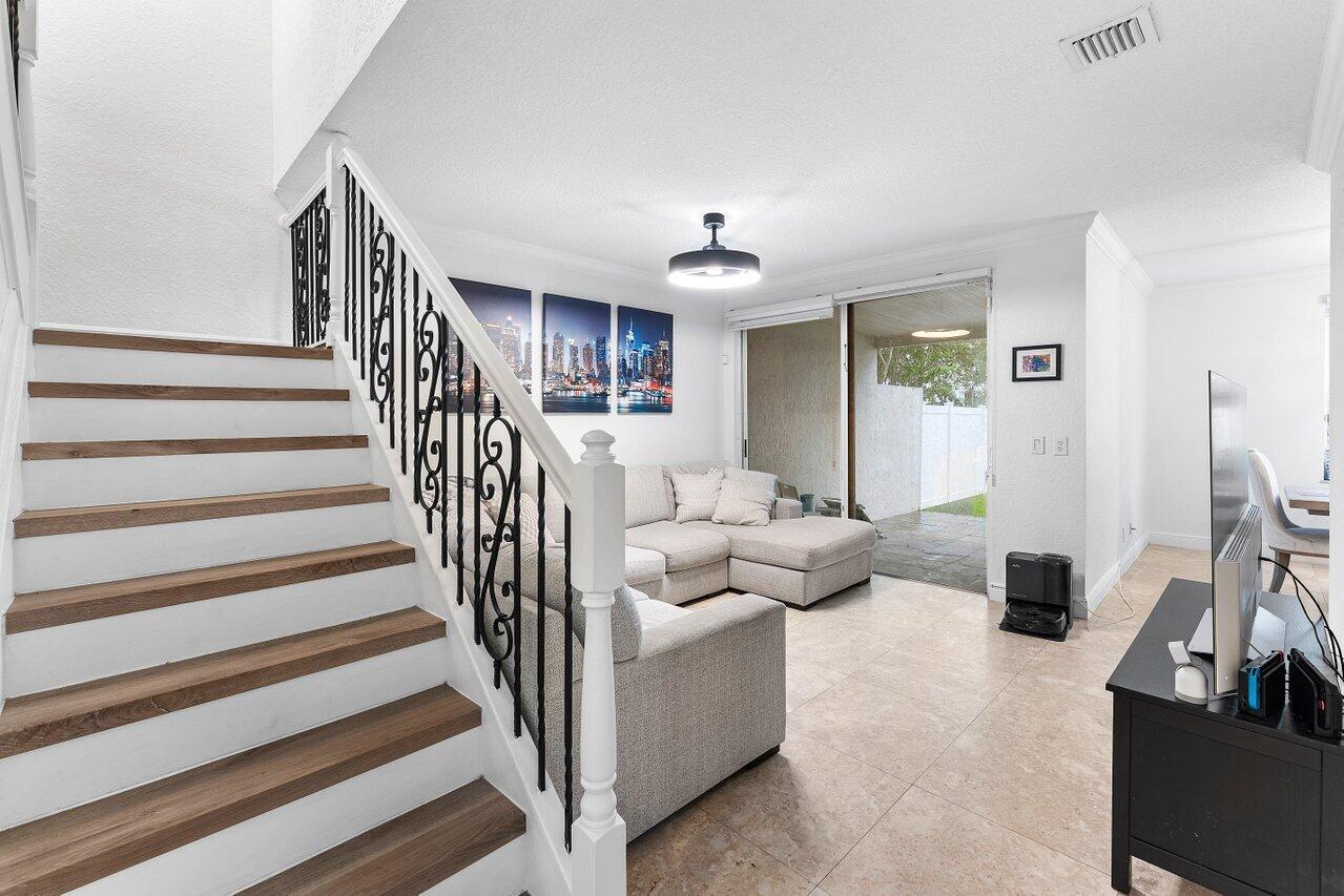16856 SW 1ST Place