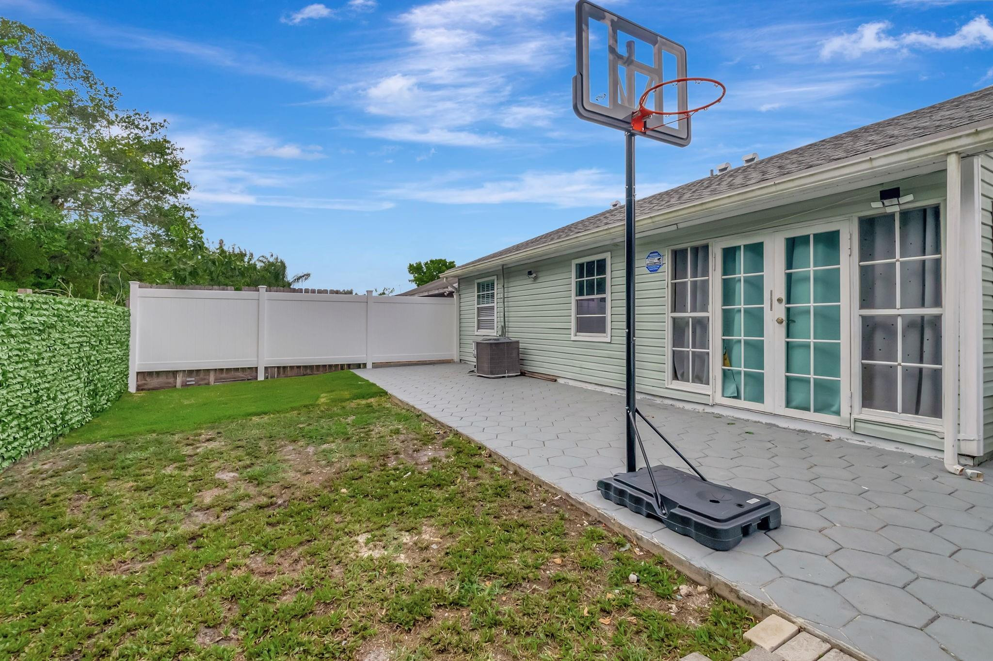 11238 Sacco Dr