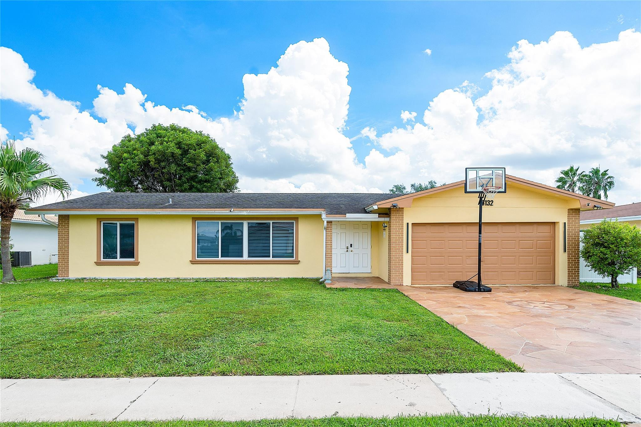 8132 NW 67th Ave
