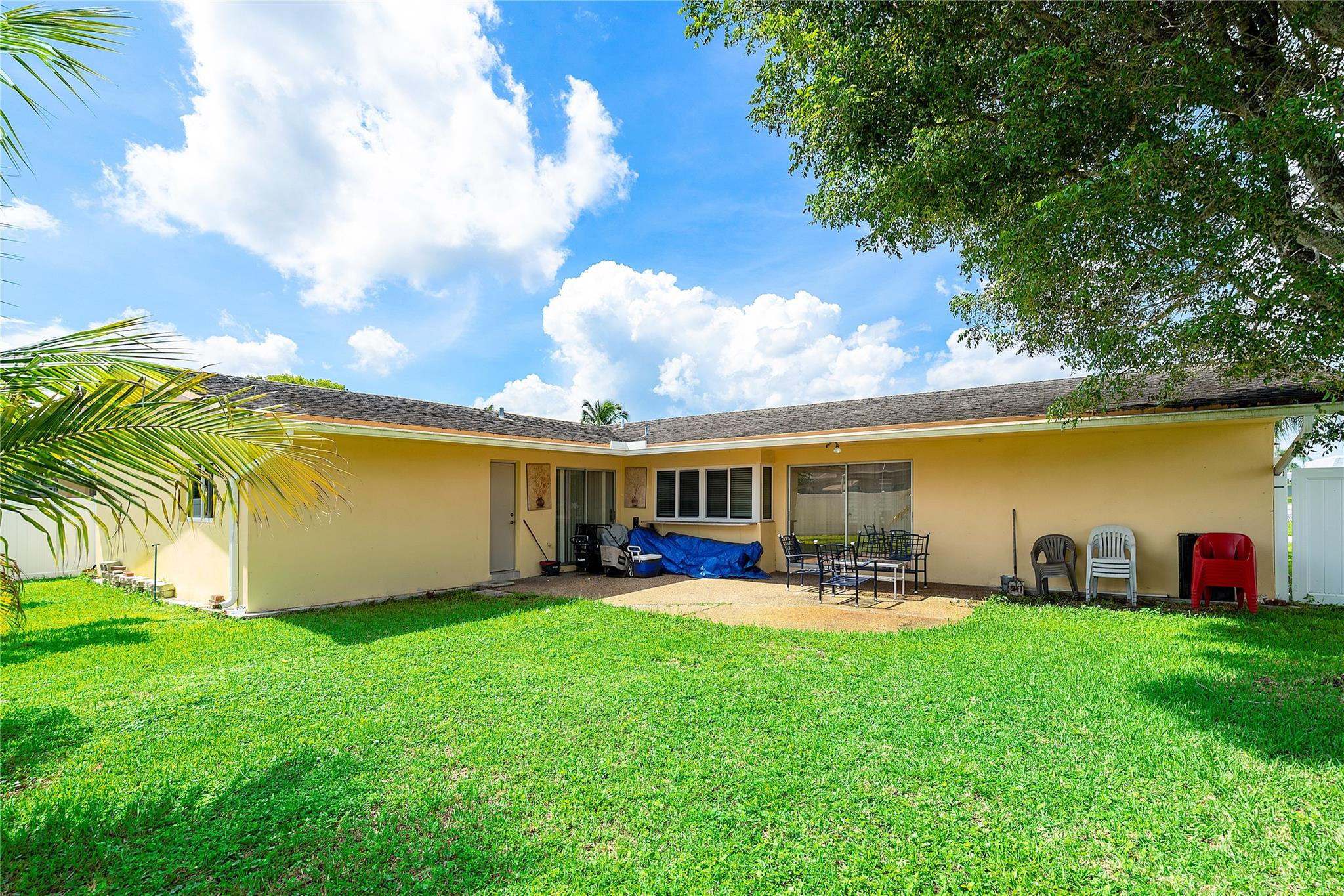 8132 NW 67th Ave