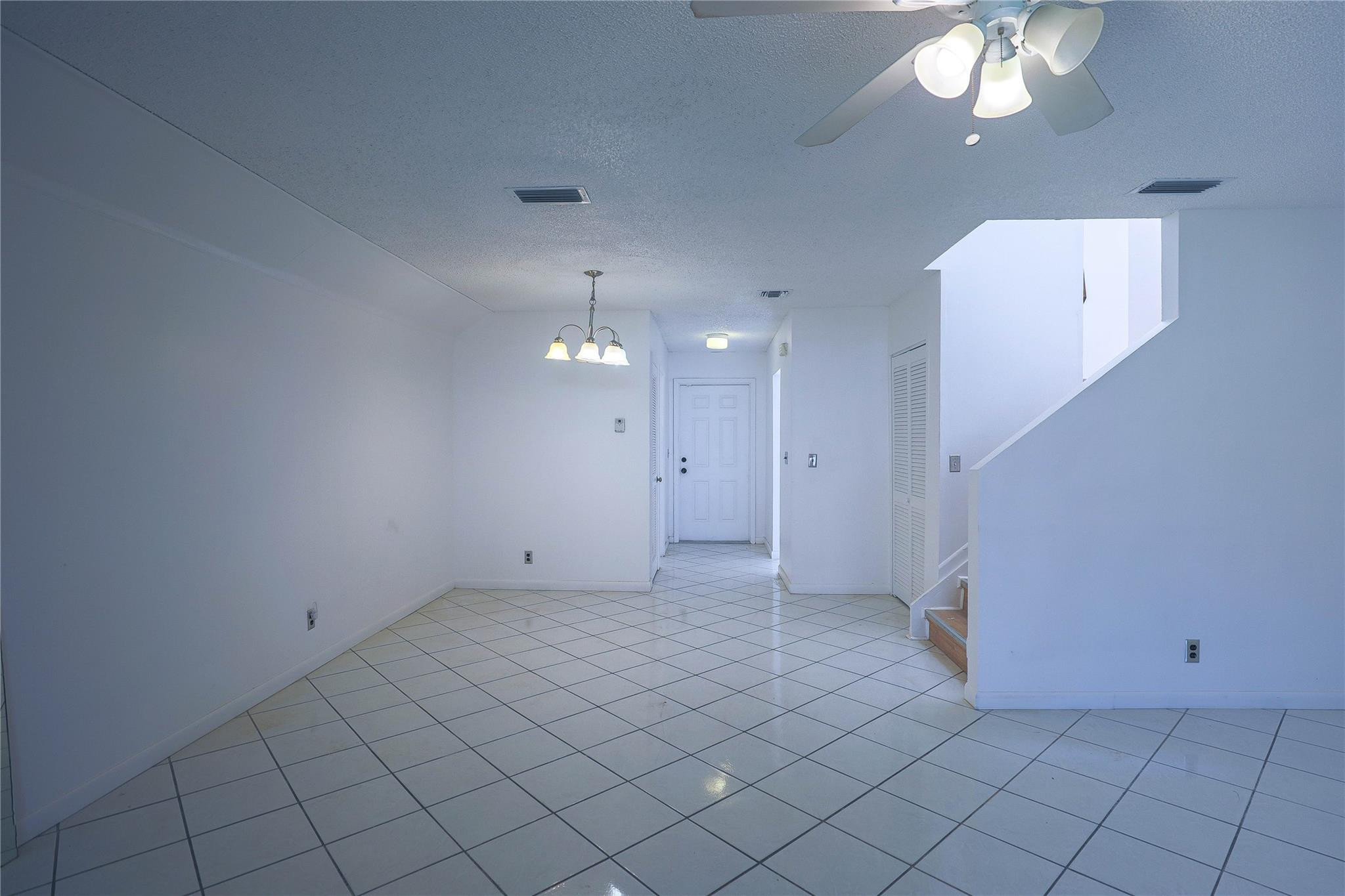 1381 Sussex Dr