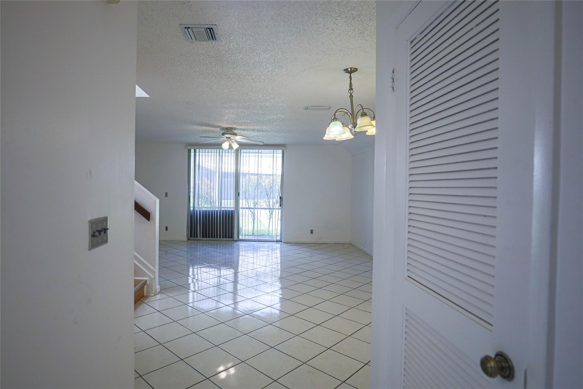 1381 Sussex Dr