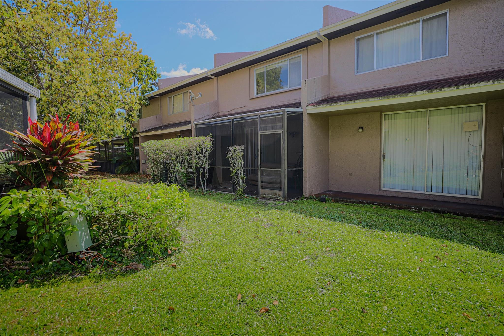 1381 Sussex Dr