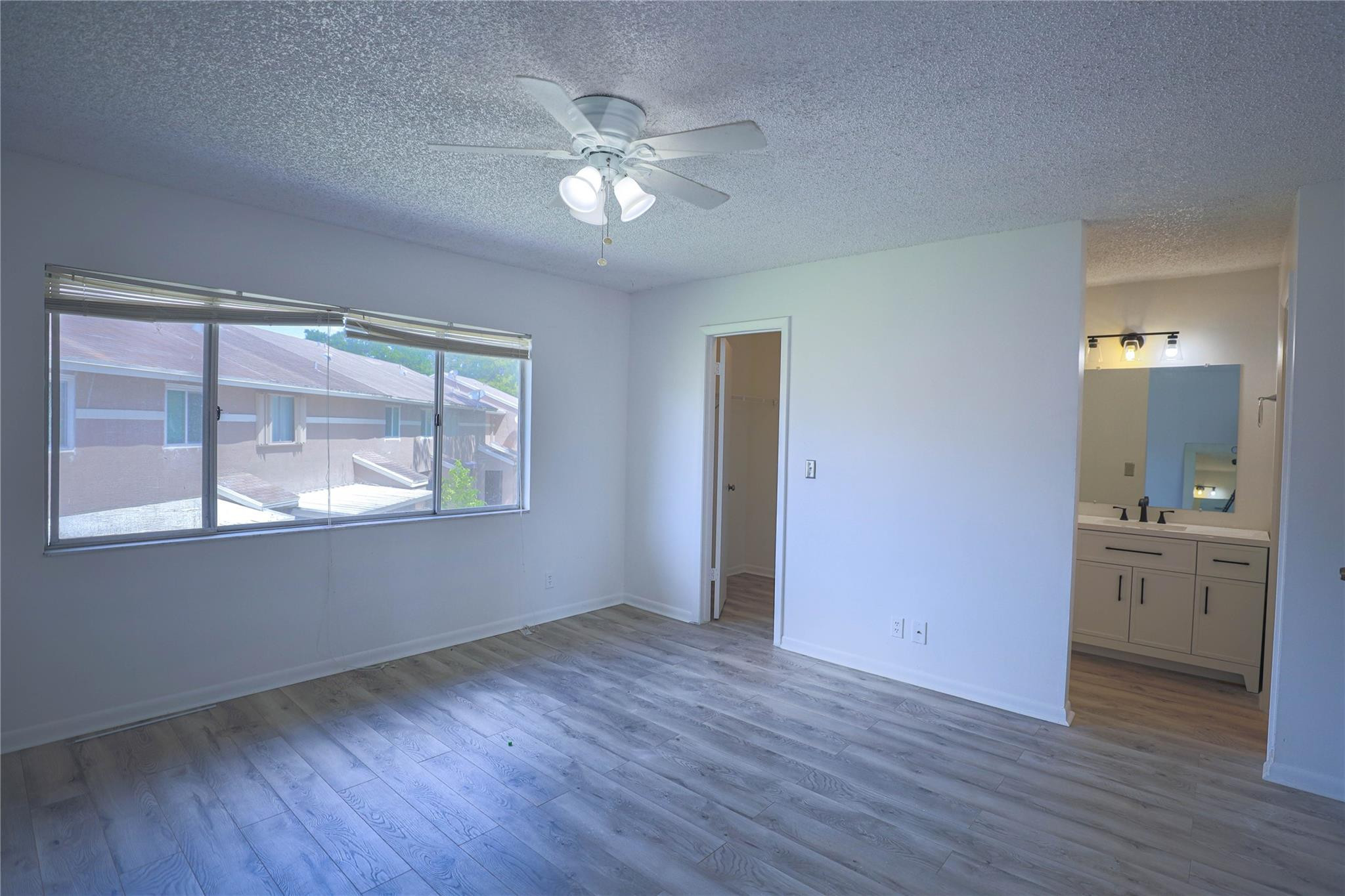 1381 Sussex Dr