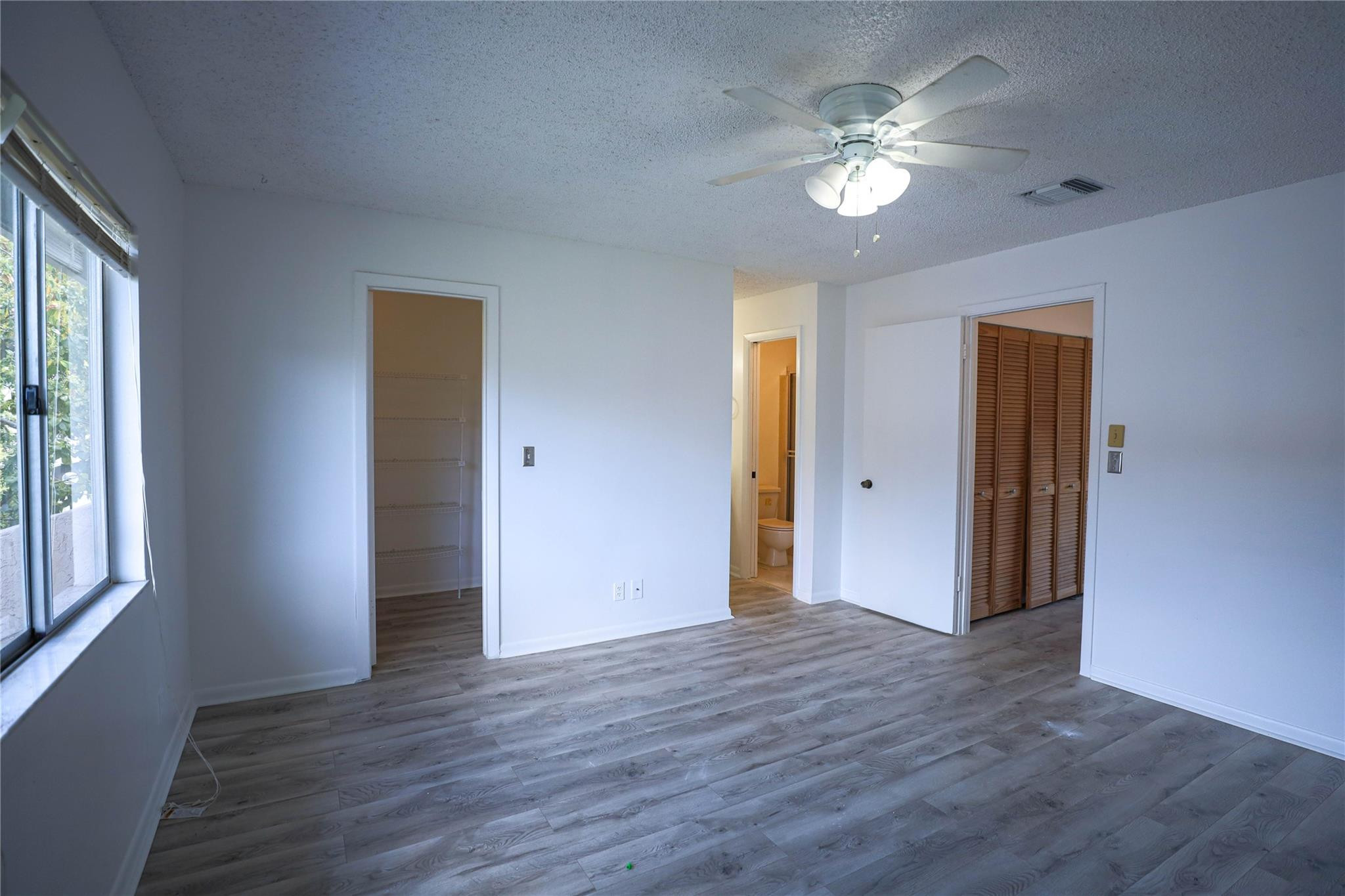 1381 Sussex Dr