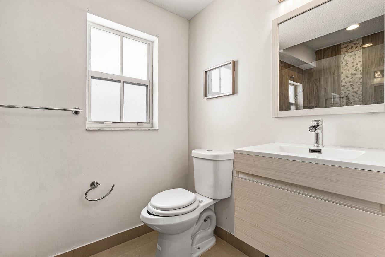 16877 SW 1st Pl 16877