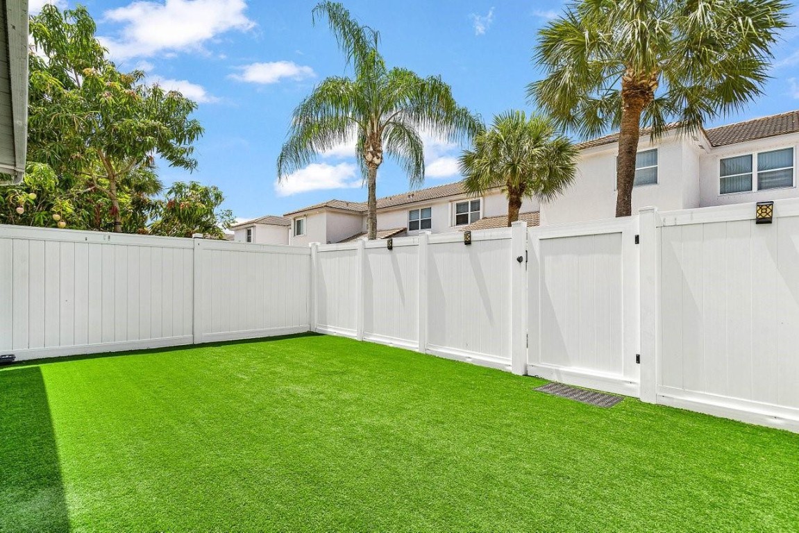 16877 SW 1st Pl 16877