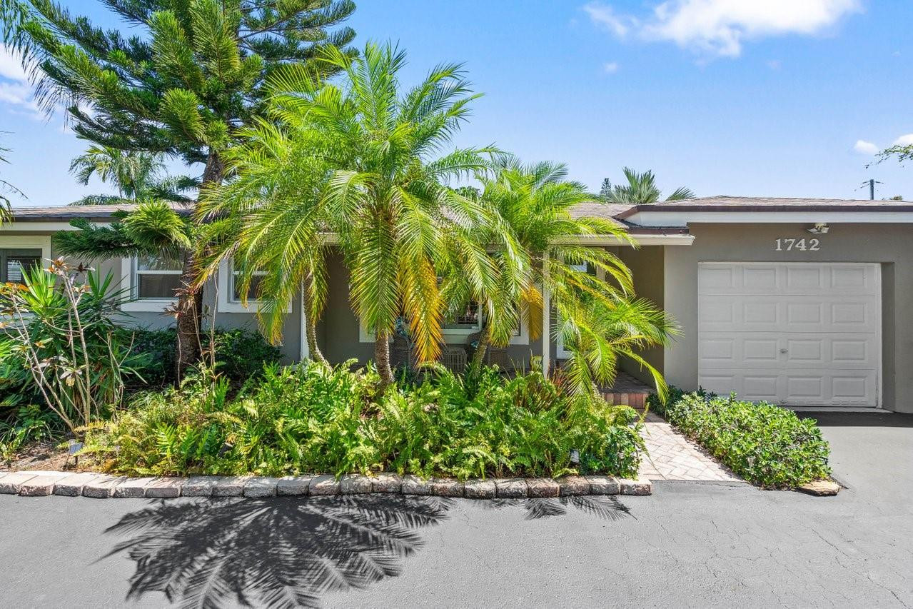 1742 NE 28th Dr