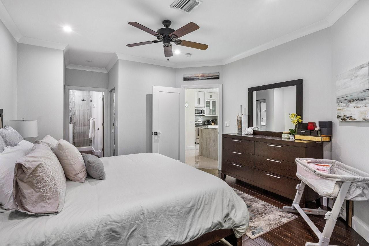 4675 SW 12th Pl 4675