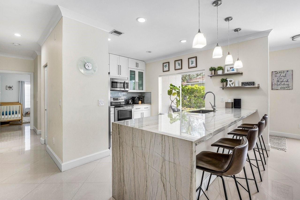 4675 SW 12th Pl 4675