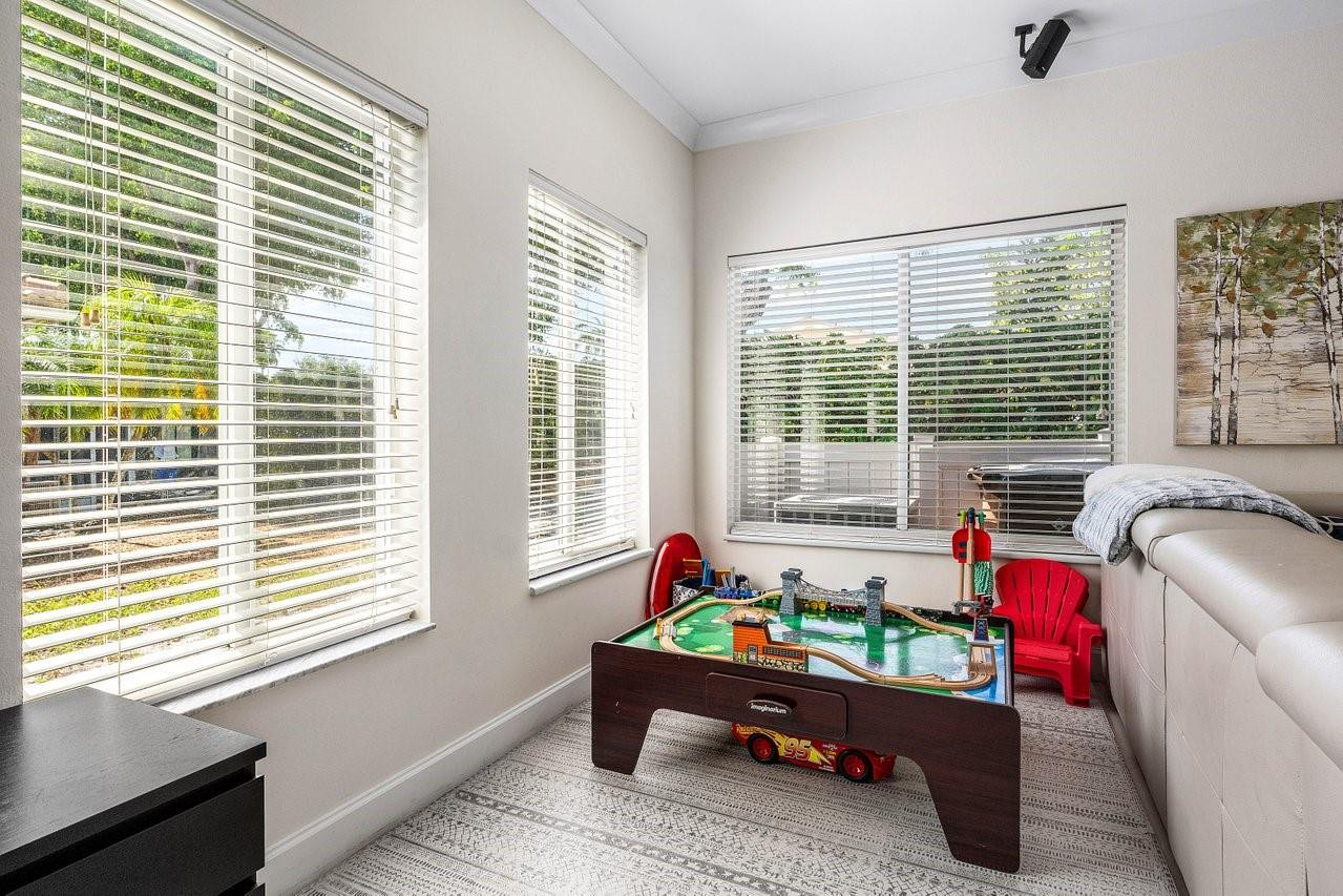 4675 SW 12th Pl 4675