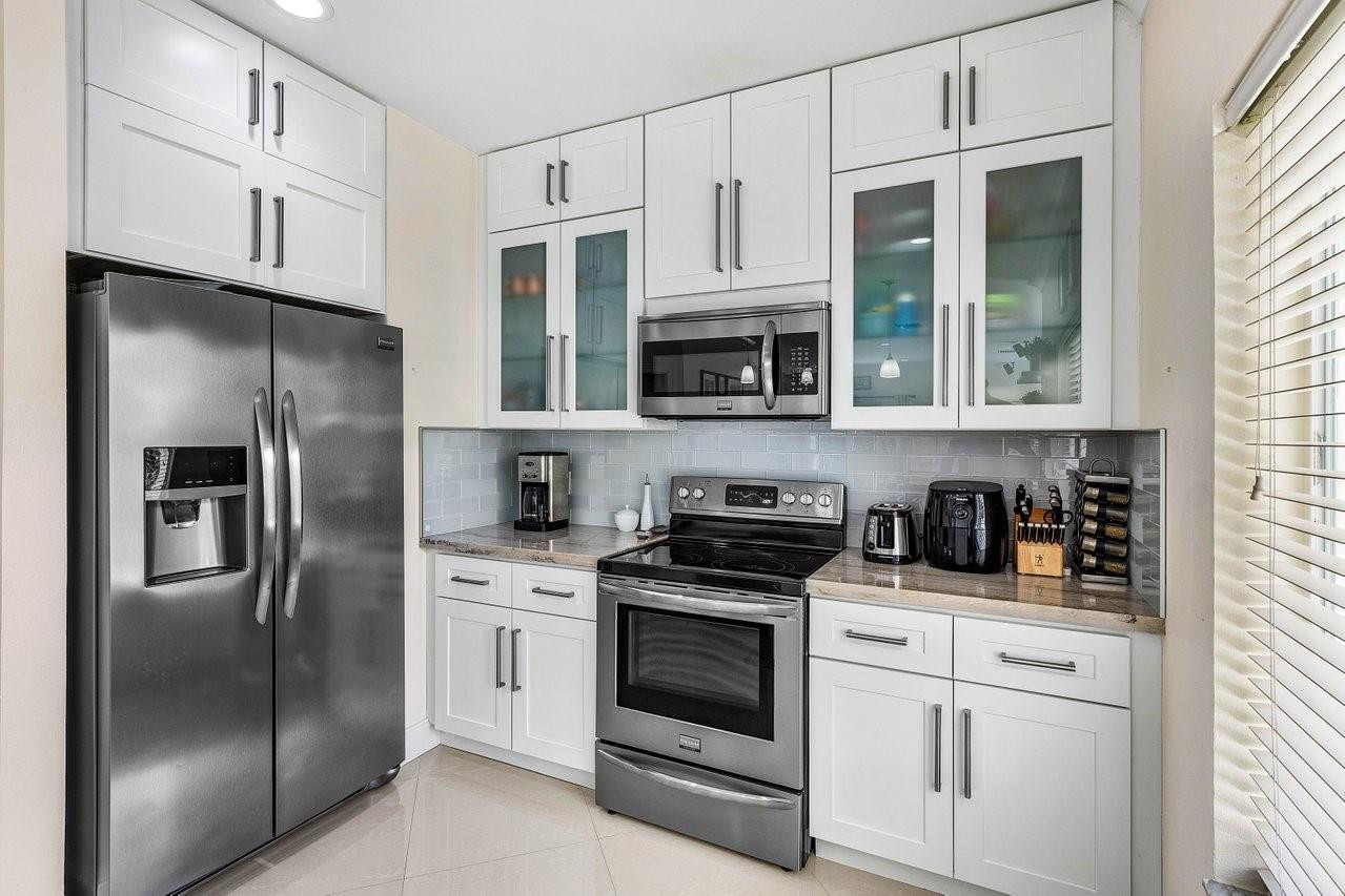 4675 SW 12th Pl 4675