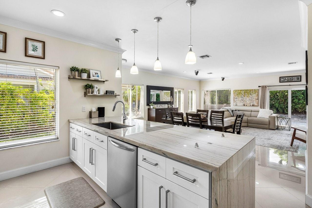 4675 SW 12th Pl 4675