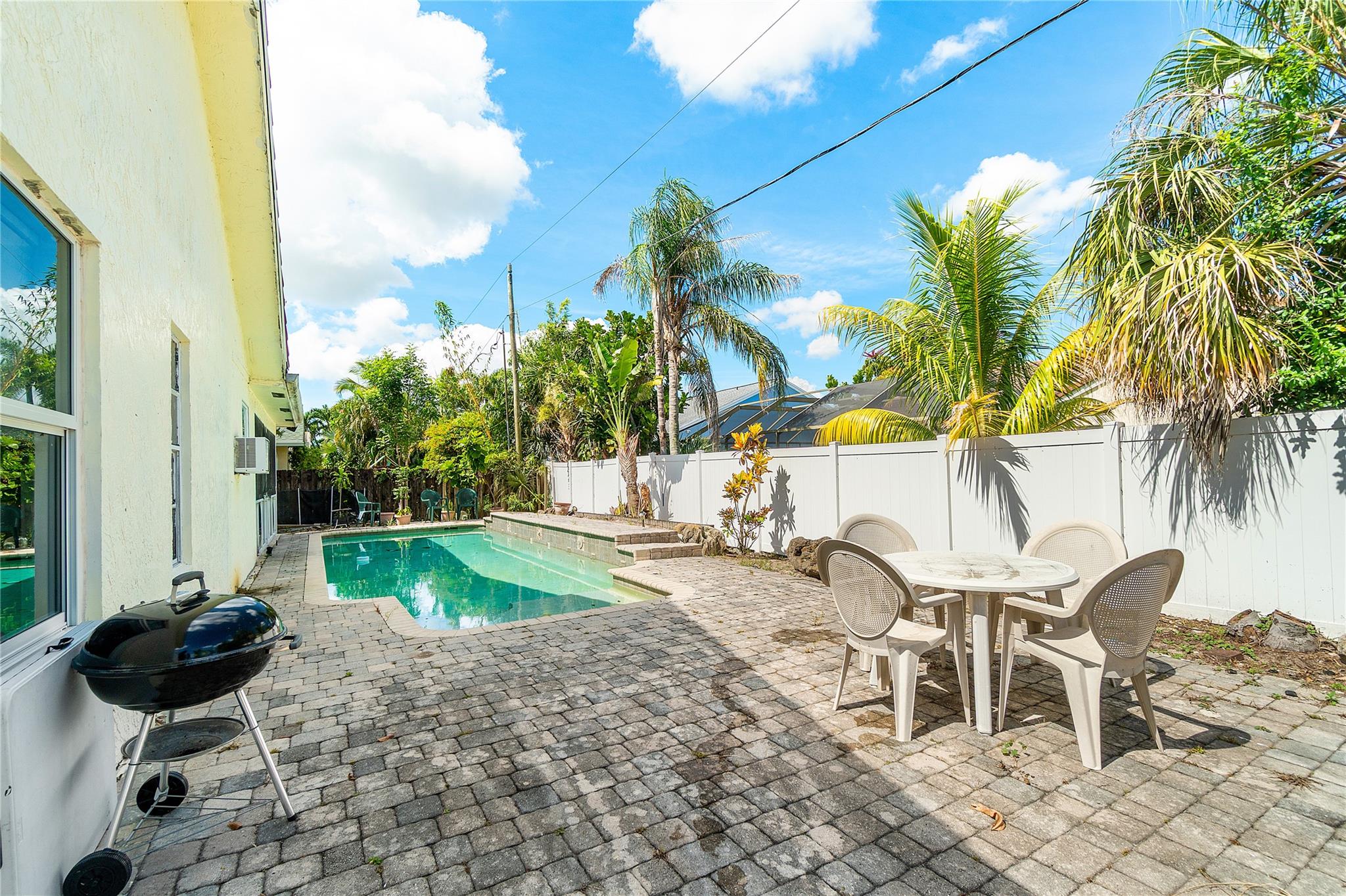 7517 W Country Club Blvd