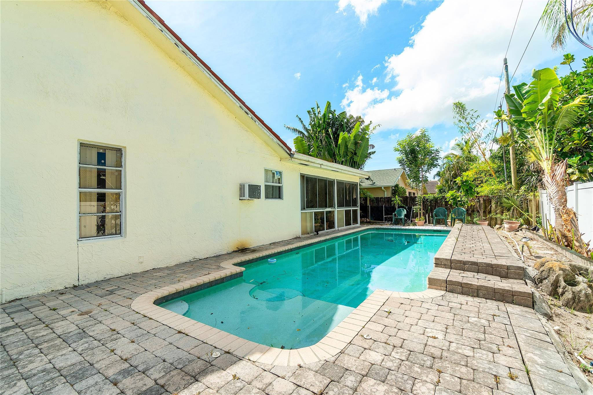 7517 W Country Club Blvd